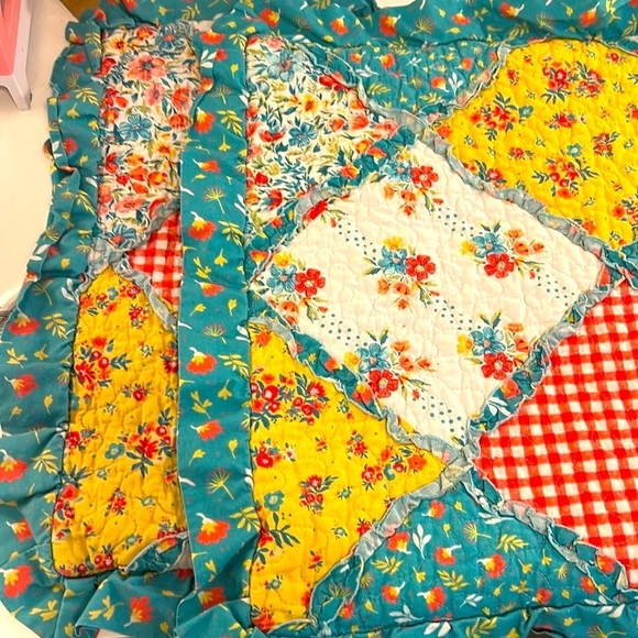 The Pioneer Woman Petal Party Floral Patchwork 2 Pc. Sham Pillowcase Set 20x36 - Picture 2 of 7